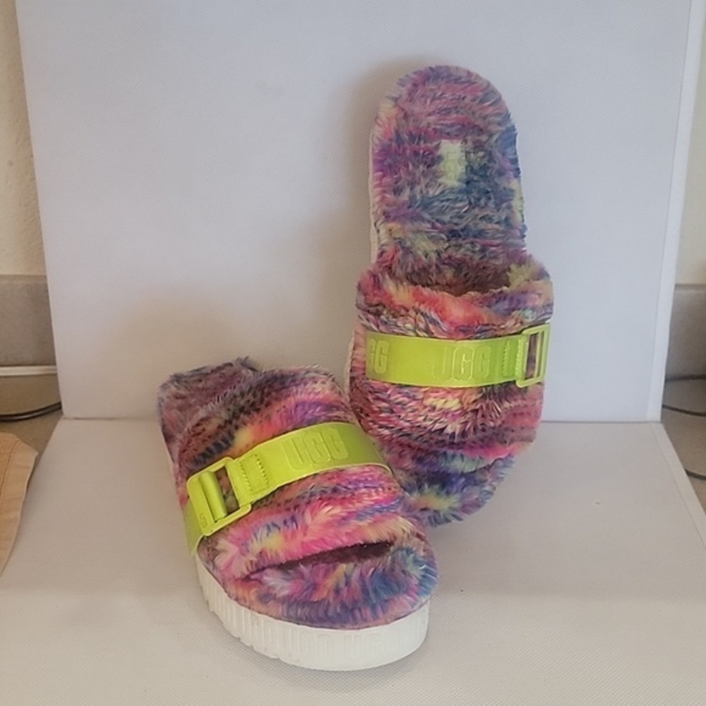 UGG FLUFFITA PIXELATE SLIDE SLIPPERS‎